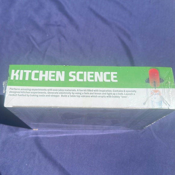Kidz Labs Kitchen Science various experiments Kit ages 8+ - Picture 3 of 5